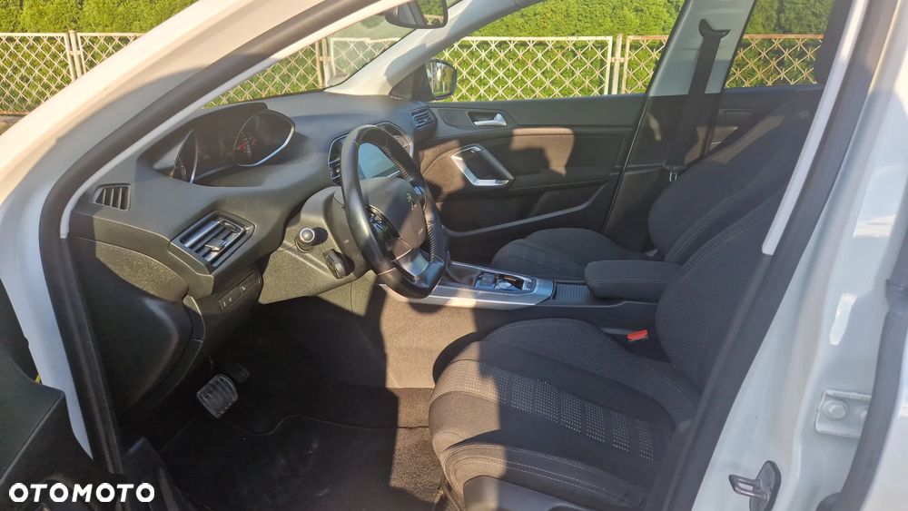 Peugeot 308 BlueHDi FAP 150 Stop&Start Automatik Allure - 17