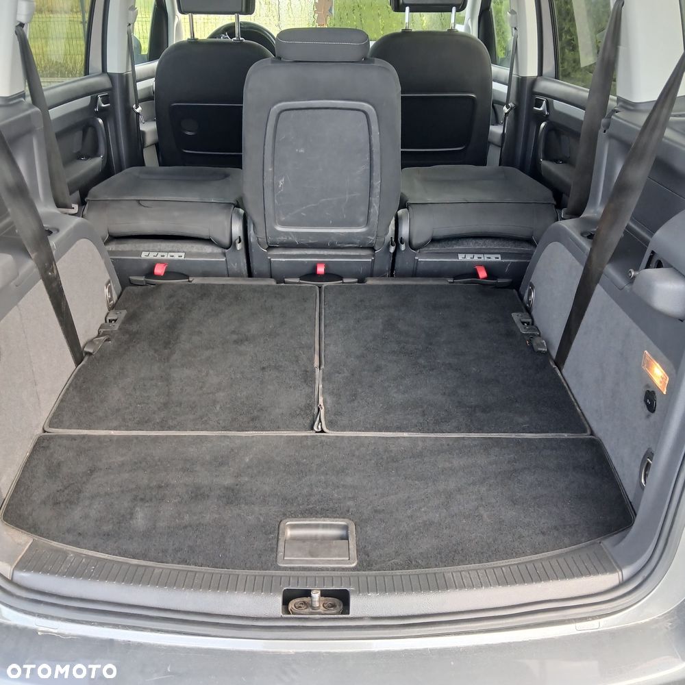 Volkswagen Touran - 2