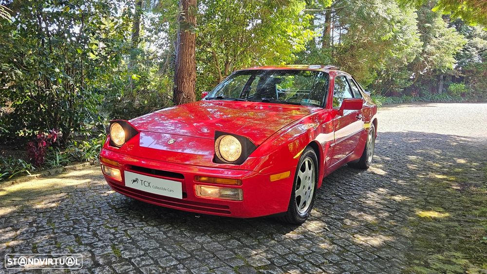 Porsche 944 Turbo S - 2