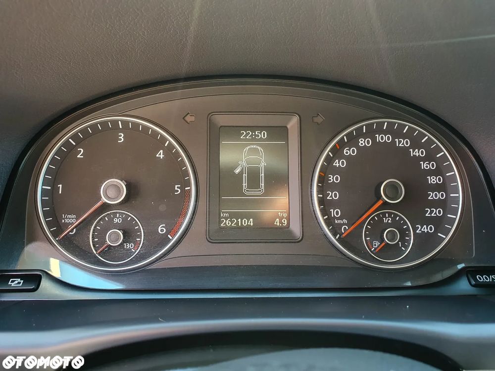 Volkswagen Touran - 29