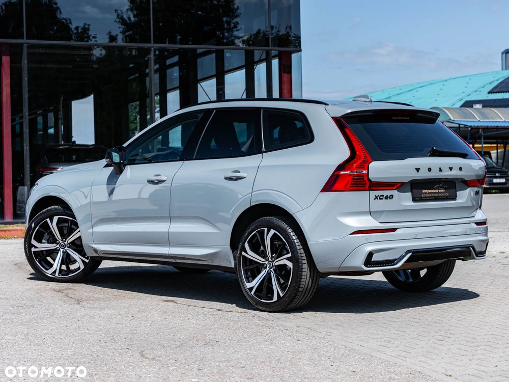 Volvo XC 60 B4 B Plus Dark - 11