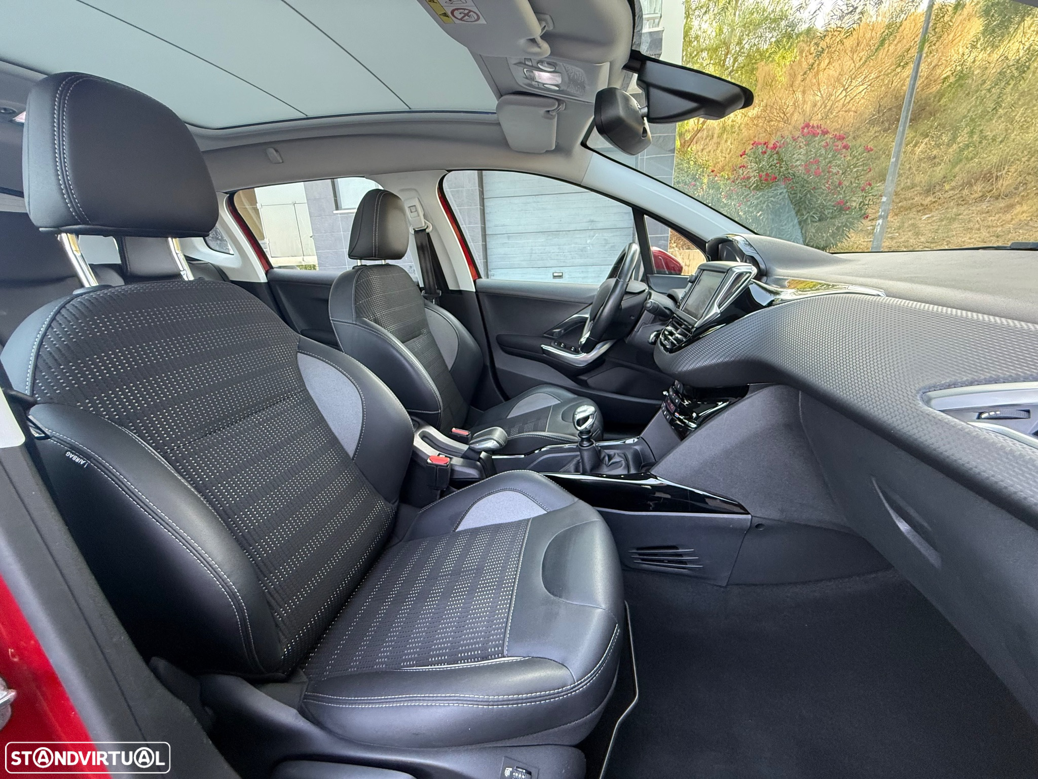 Peugeot 2008 1.6 BlueHDi Allure - 25