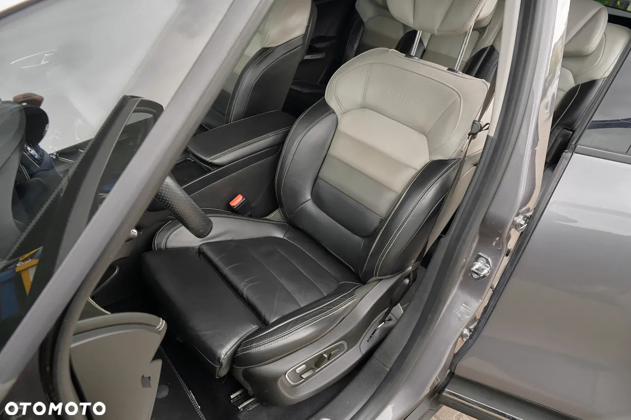 Renault Grand Scenic - 12