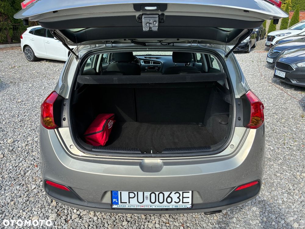 Kia Ceed 1.6 GDI Dream-Team Edition - 11