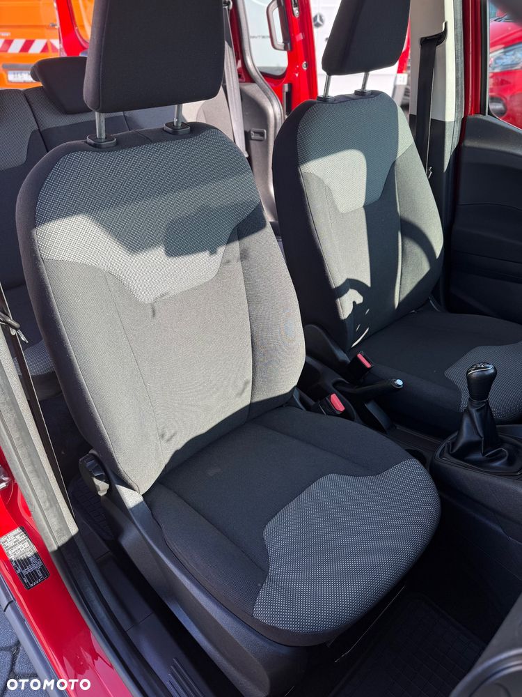 Ford Tourneo Courier - 9