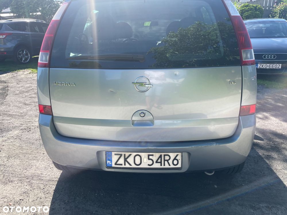 Opel Meriva 1.6 16V (Essentia) - 10