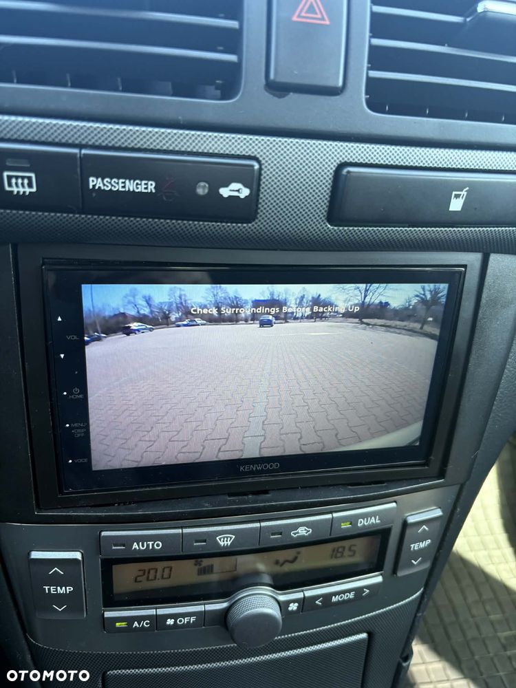 Toyota Avensis 2.0 VVT-i Executive - 8