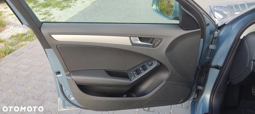 Audi A4 Avant 2.0 TFSI Attraction - 29