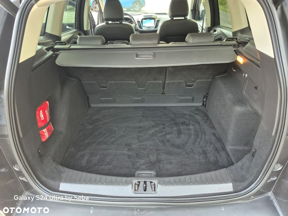 Ford Kuga 2.0 TDCi 4x4 Titanium - 20