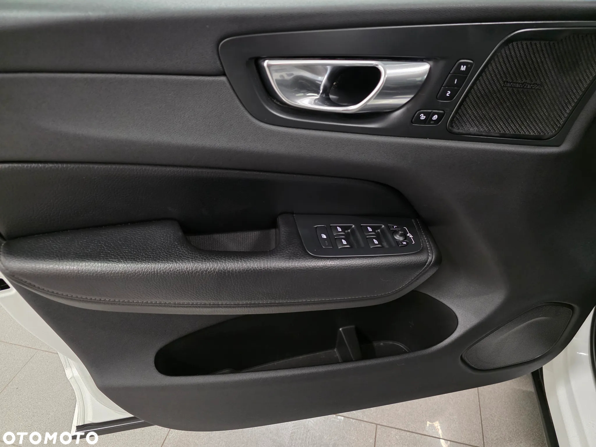 Volvo XC 60 D4 AWD Geartronic Inscription - 24