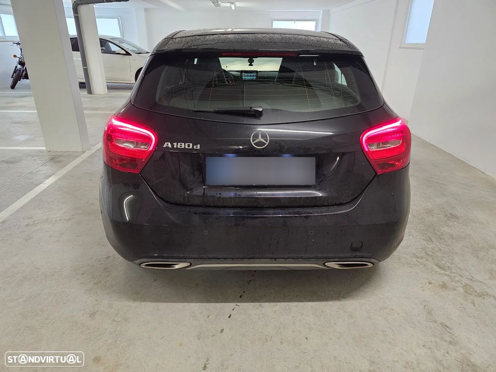 Mercedes-Benz A 180 d Fleet Pack Urban - 6