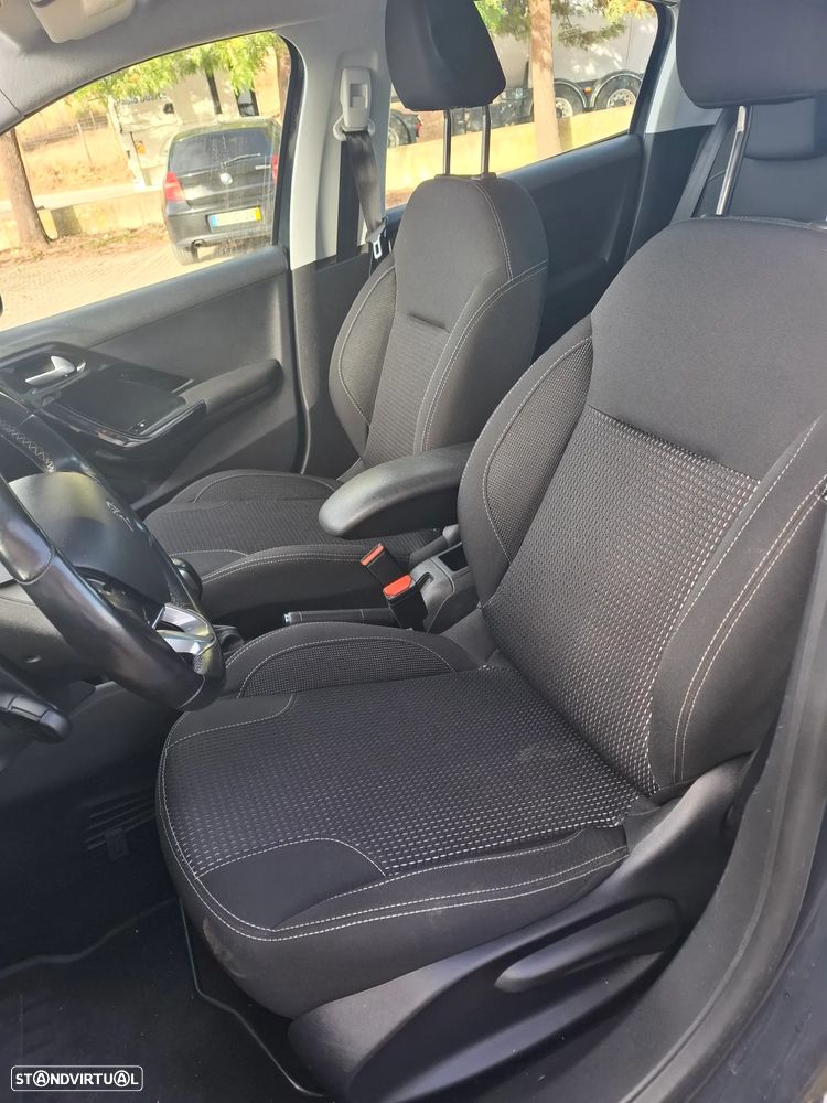 Peugeot 208 1.6 BlueHDi Style - 6