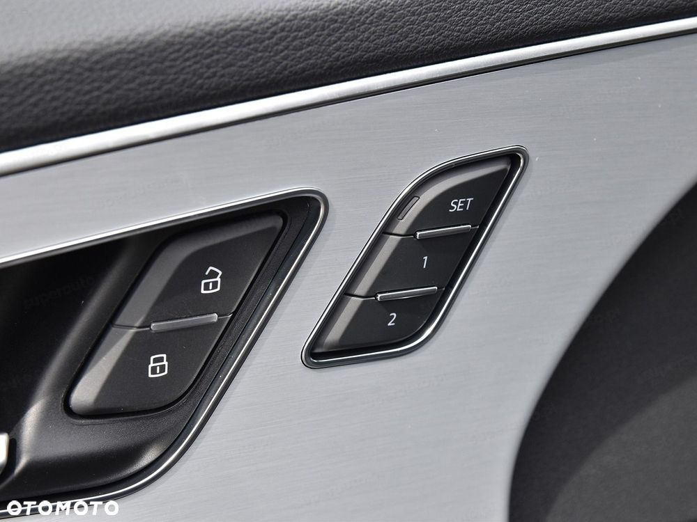 Audi Q8 TFSI e PHEV 290 kW Quattro Tiptronic - 17