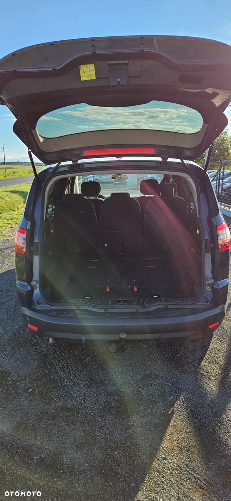 Ford S-Max - 12