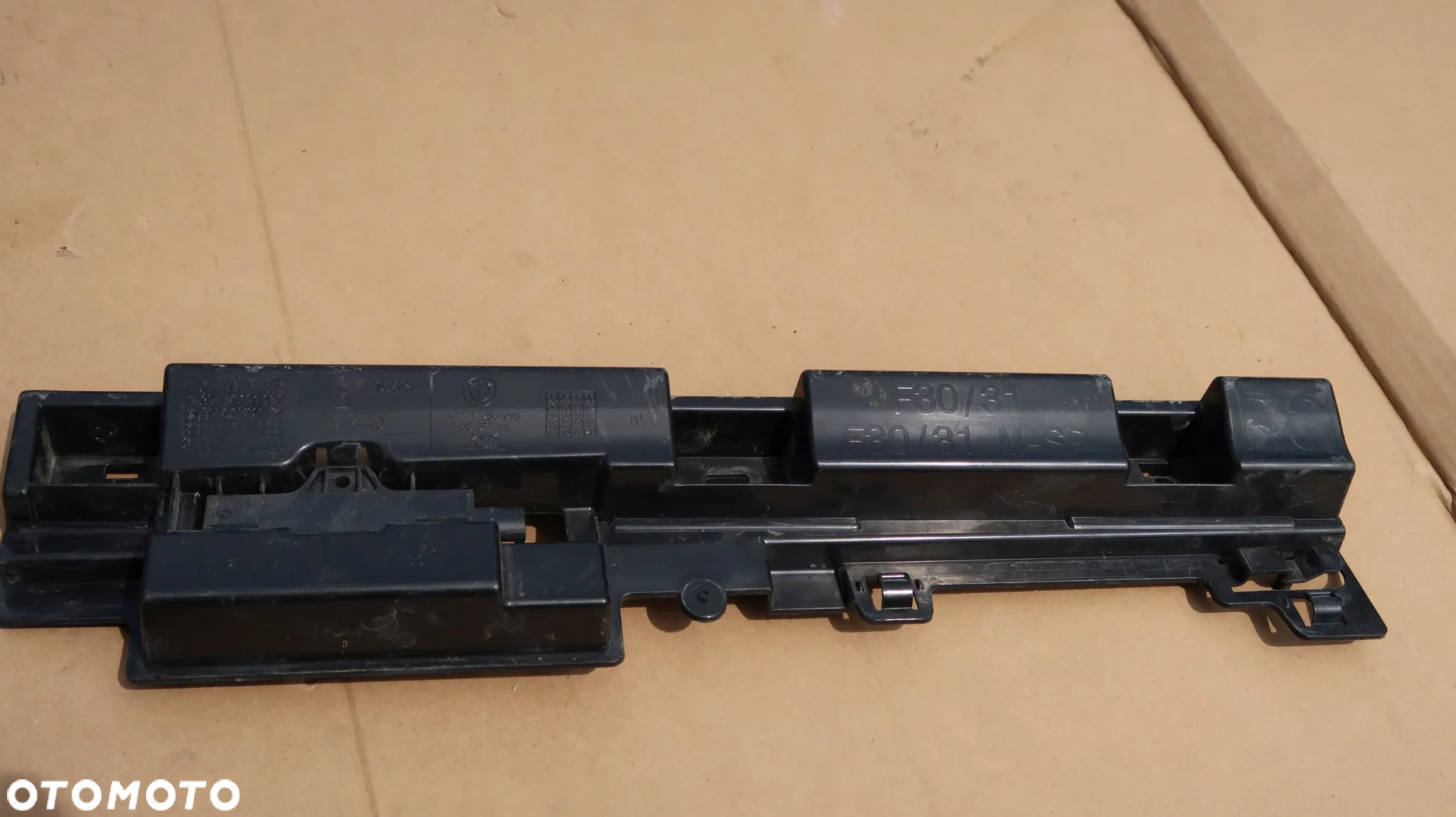 LISTWA PROGOWA LEWA BMW f80 - 13