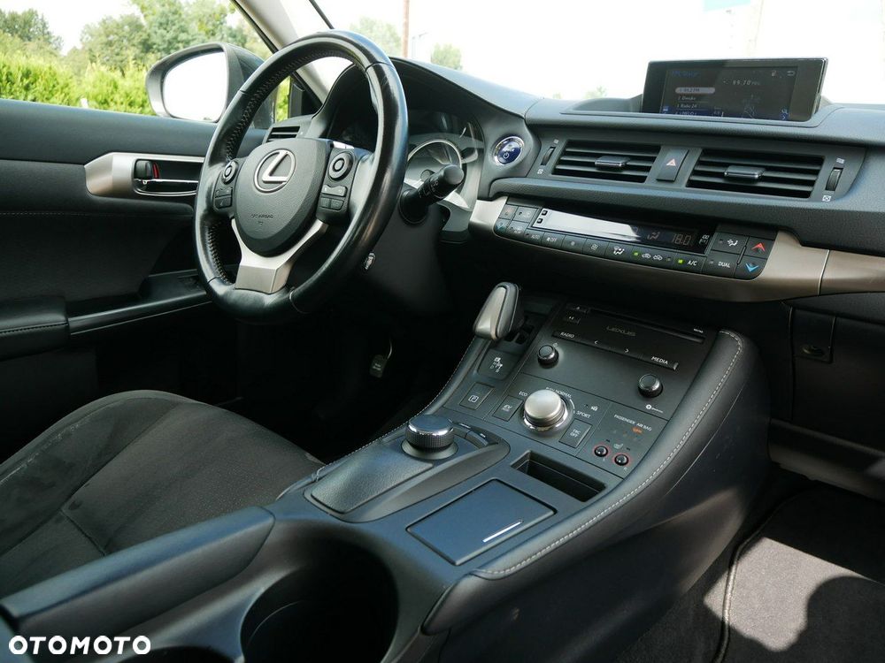 Lexus CT 200h - 5
