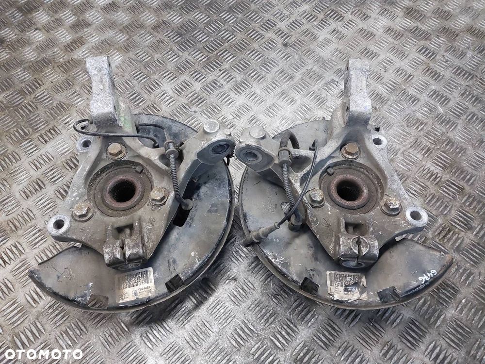 PIASTA ZWROTNICA LEWY PRZÓD + PRAWY PRZÓD OPEL ASTRA J 1.6 T - 2