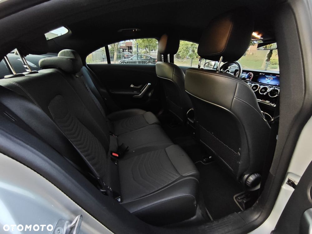 Mercedes-Benz CLA - 25