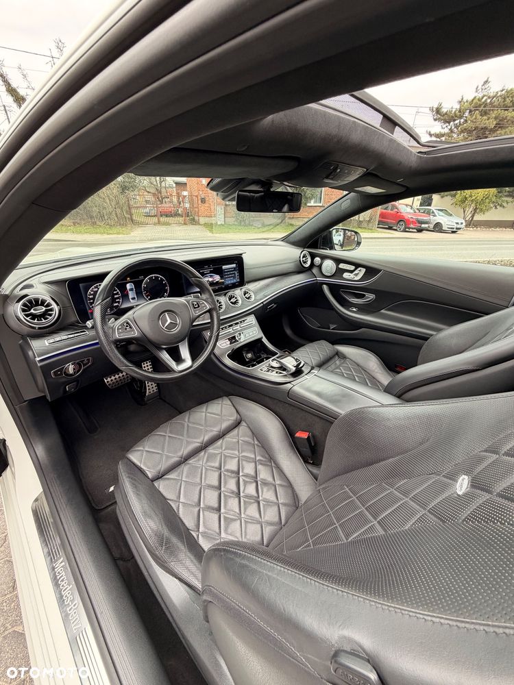 Mercedes-Benz Klasa E 400 4-Matic 9G-TRONIC - 35