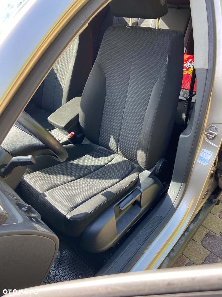 Volkswagen Passat - 13