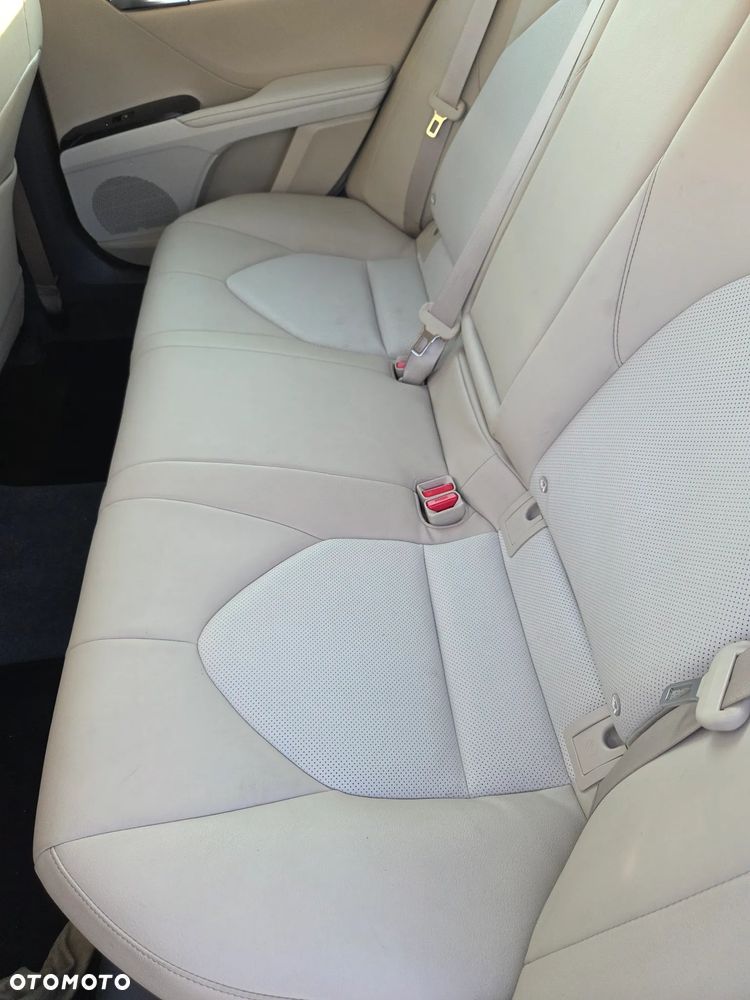 Toyota Camry 2.5 Hybrid Executive CVT - 16