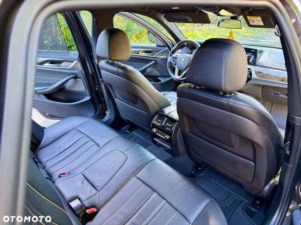 BMW Seria 5 520d Luxury Line - 23