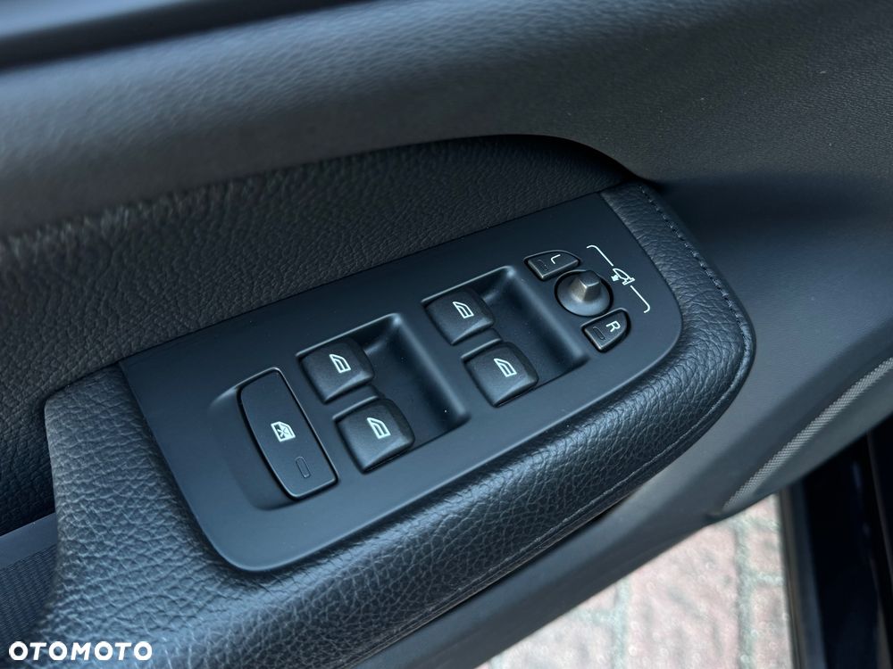 Volvo V60 B4 B Inscription - 32