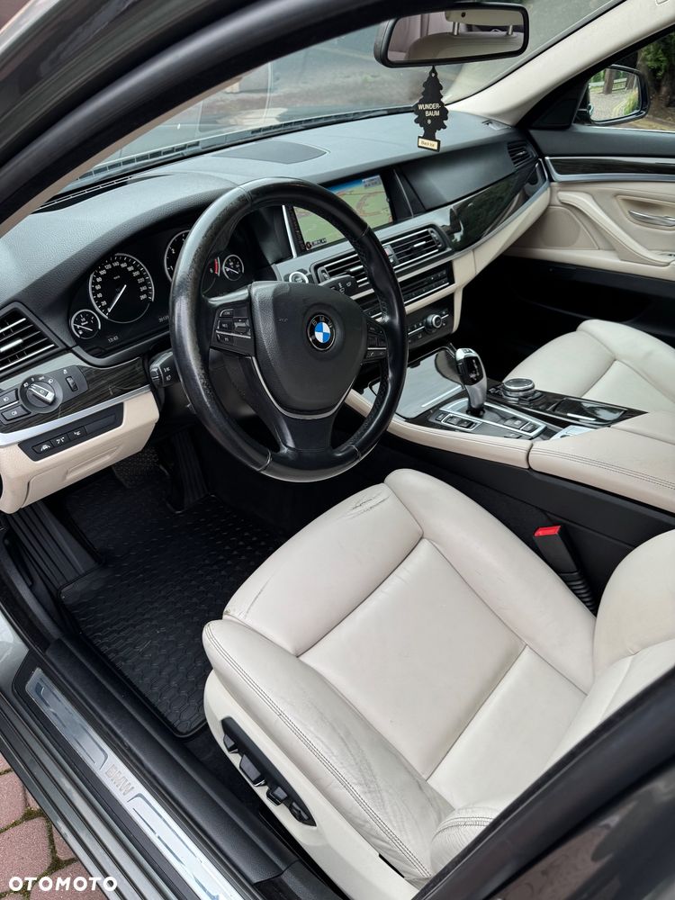 BMW Seria 5 525d Luxury Line - 13