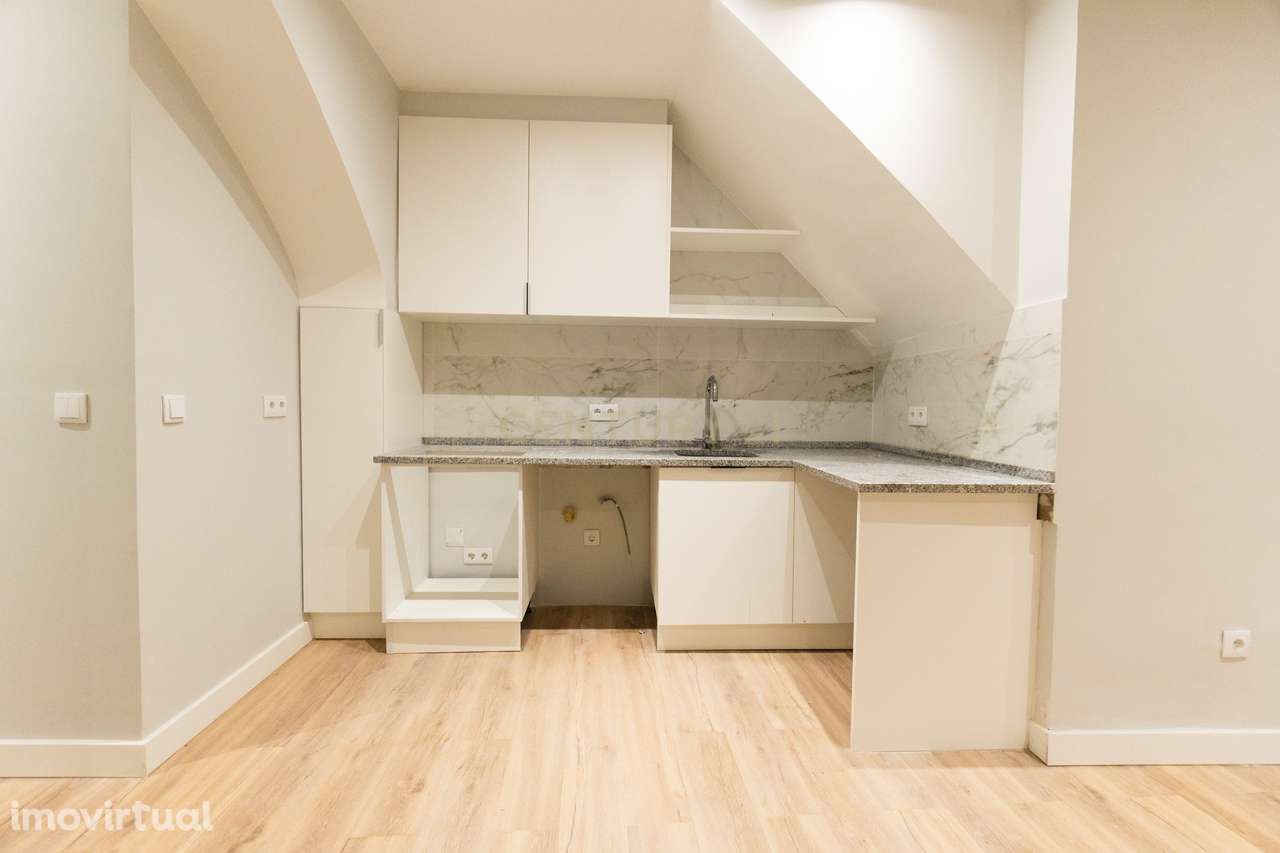 Moderno T0 Remodelado em Setúbal - Oportunidade Única! - Grande imagem: 3/15
