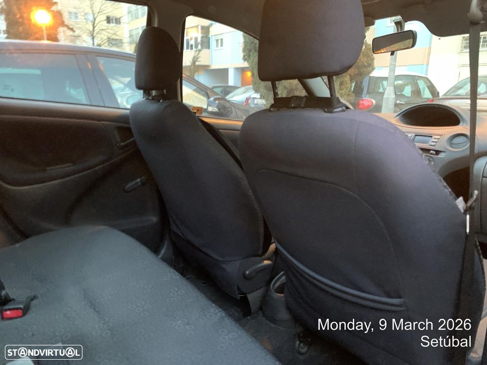 Toyota Yaris 1.0 Sol - 10