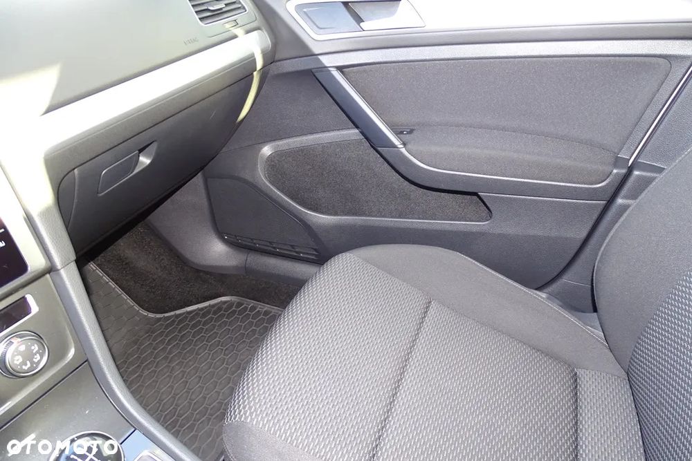 Volkswagen Golf VII 1.6 TDI BMT Trendline - 36