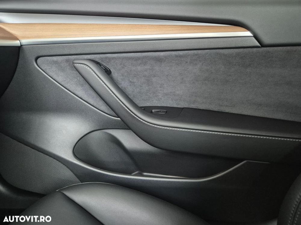 Tesla Model 3 Langstreckenbatterie Allradantrieb Dual Motor - 18