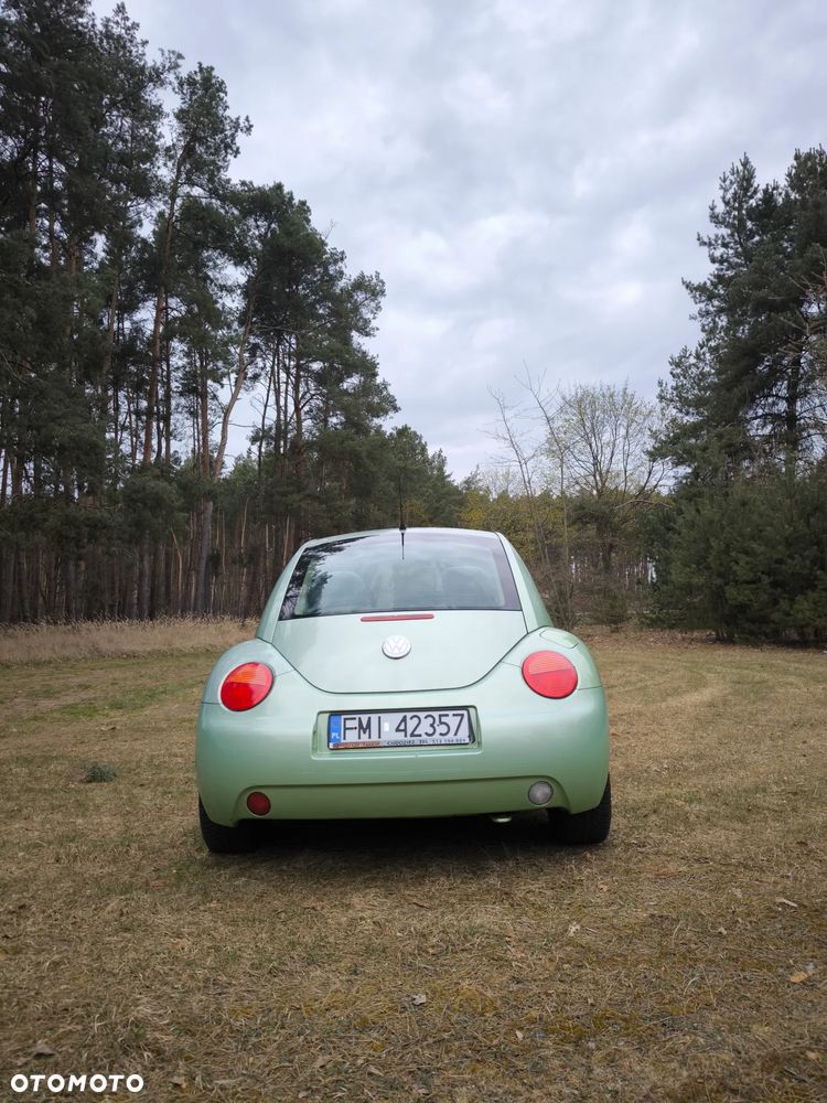 Volkswagen New Beetle - 5