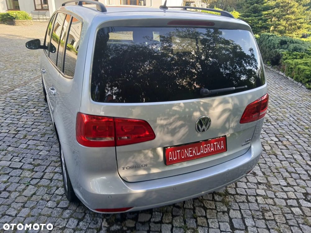 Volkswagen Touran - 11