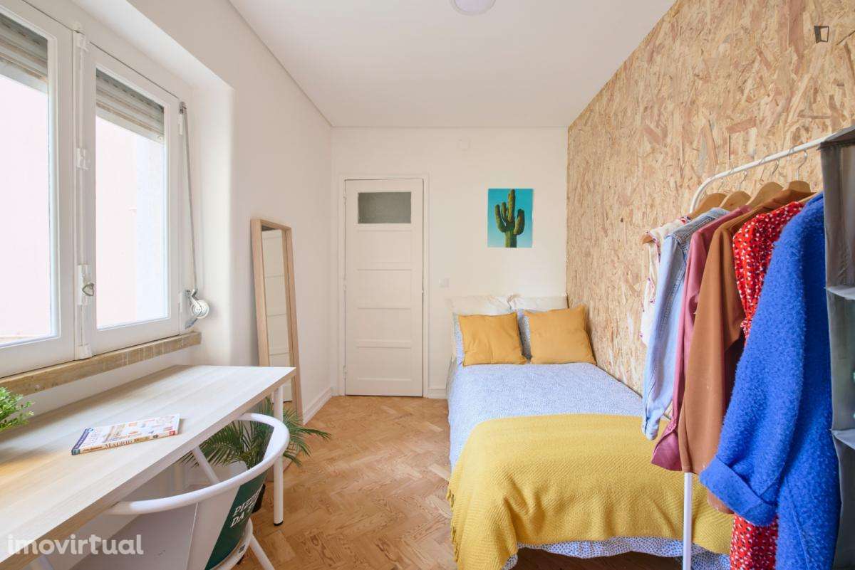 Quarto - localizado em Roma-Areeiro Lisbon - Grande imagem: 5/29