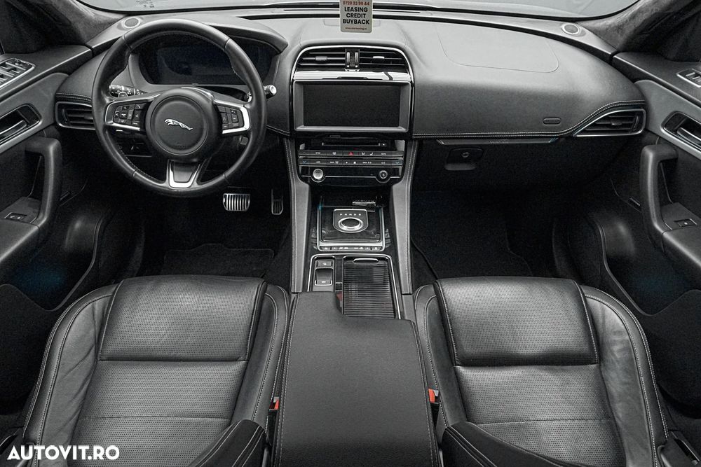 Jaguar F-Pace D200 AWD S - 8