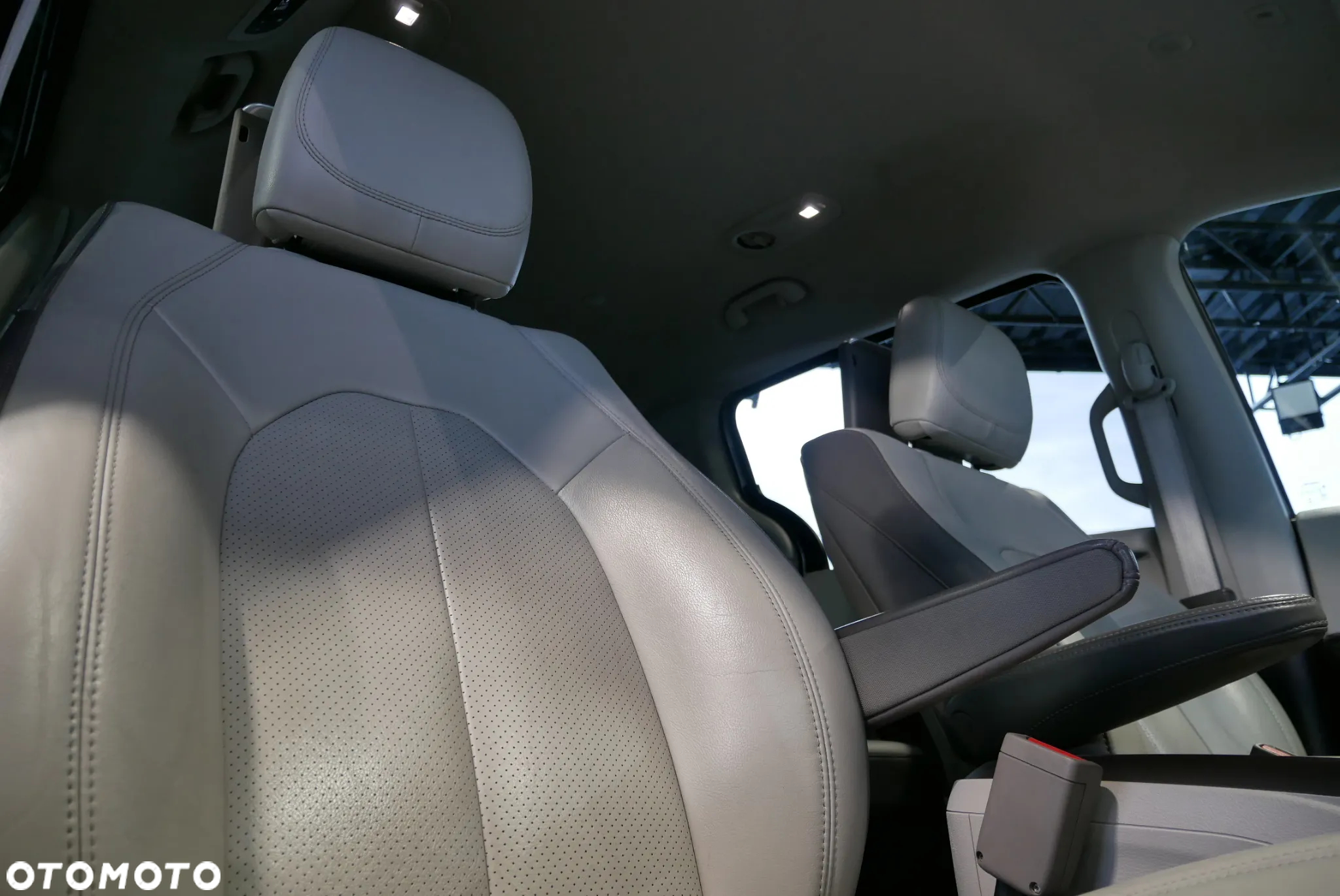 Chrysler Pacifica - 29