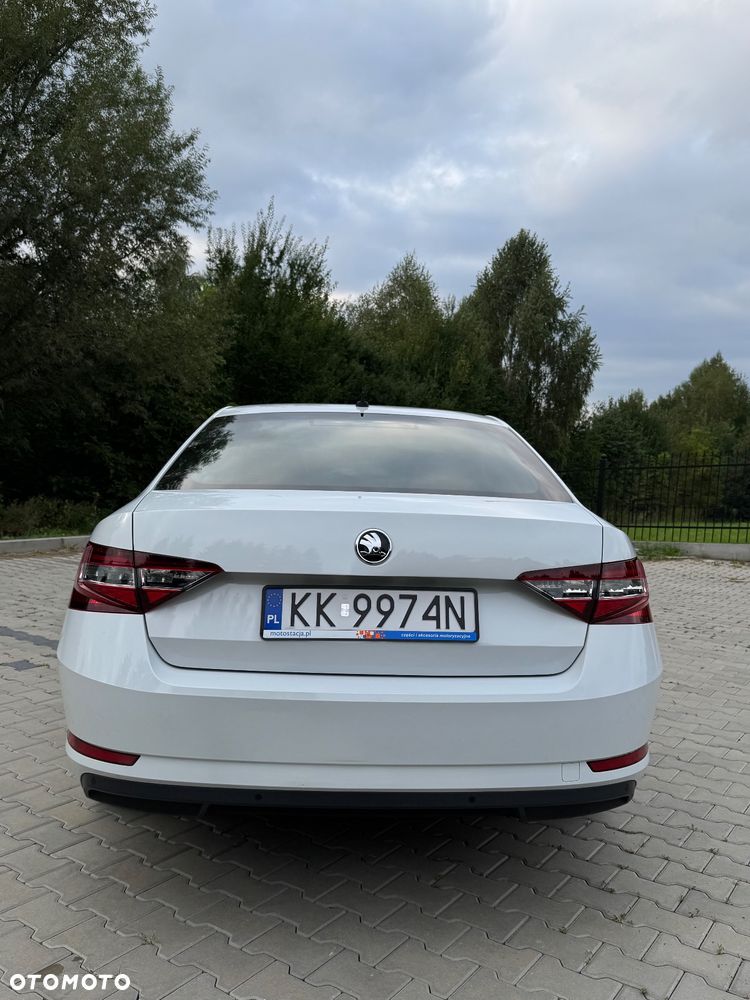 Skoda Superb 1.6 TDI Ambition DSG - 9
