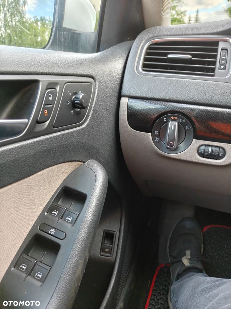 Volkswagen Jetta 1.6 TDI Comfortline DSG - 15