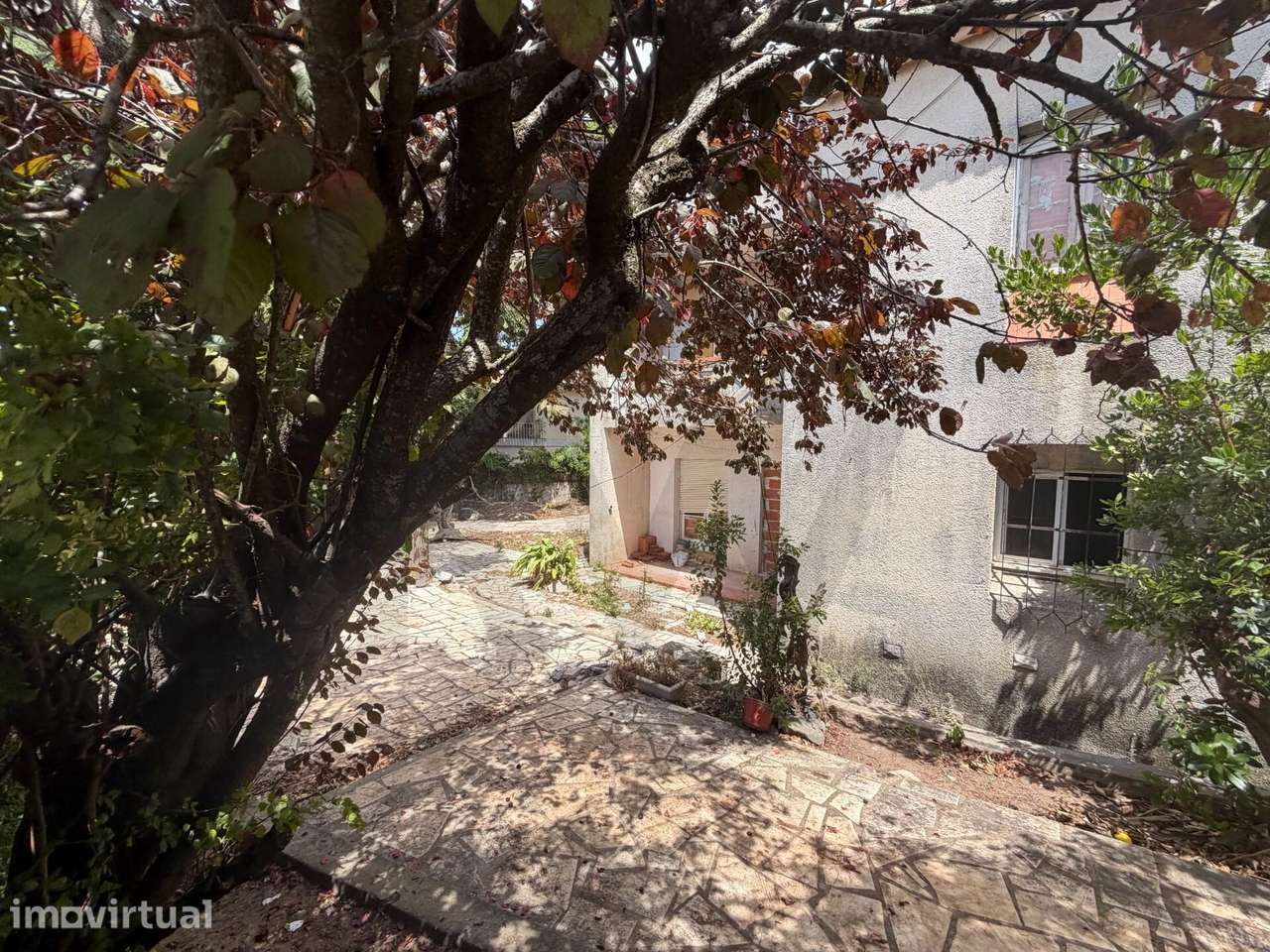 Moradia de gaveto para reabilitar com vista de mar em Oeiras - Grande imagem: 3/17