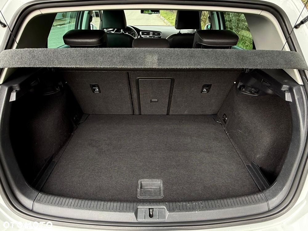 Volkswagen Golf - 34