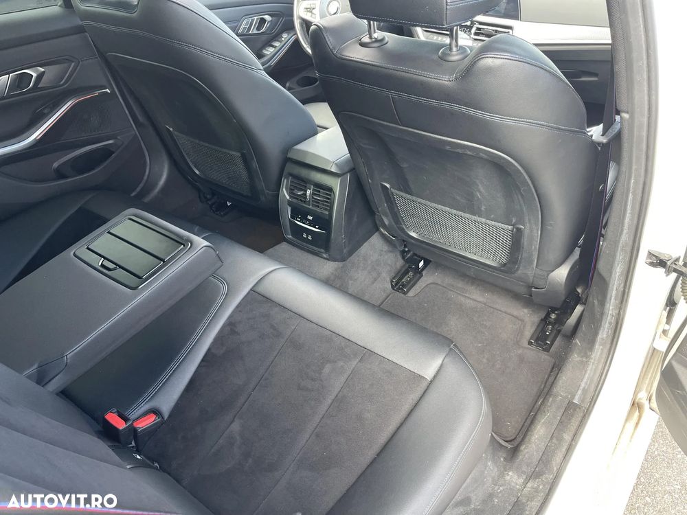 BMW Seria 3 318i Aut. M Sport - 24