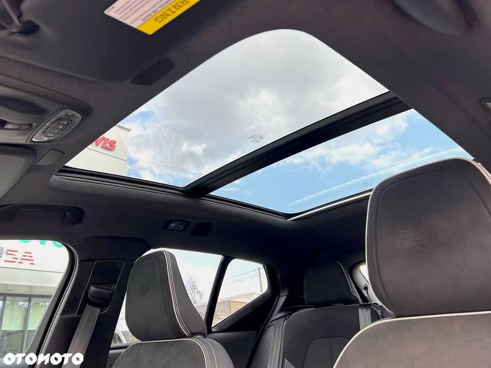 Volvo XC 40 T5 AWD R-Design - 25