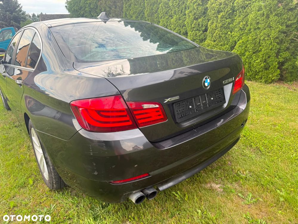 BMW Seria 5 528i xDrive - 4