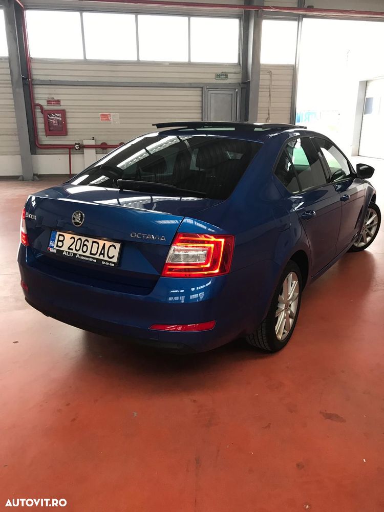 Skoda Octavia 1.6 TDI STYLE DSG - 4