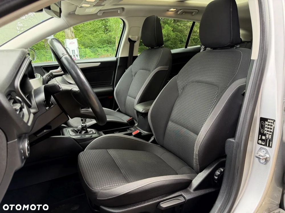 Ford Focus 1.5 EcoBlue Start-Stopp-System TITANIUM DESIGN - 20