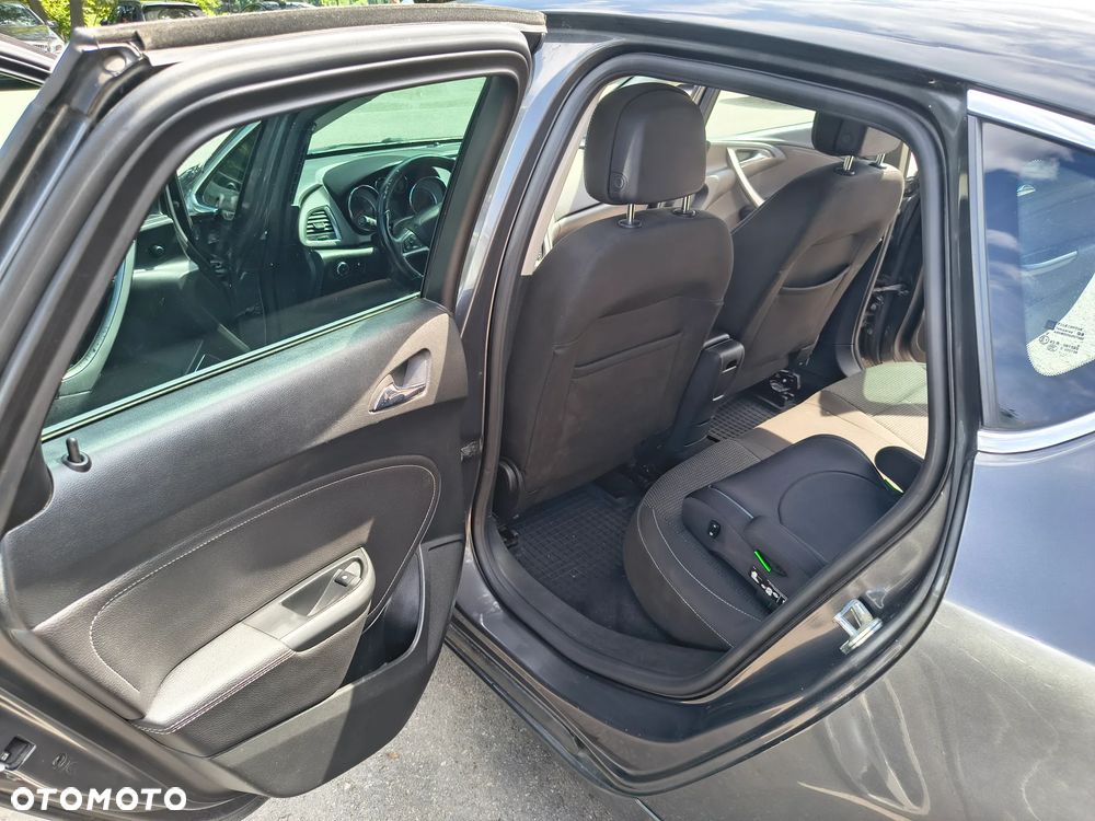 Opel Astra 2.0 CDTI Cosmo - 9