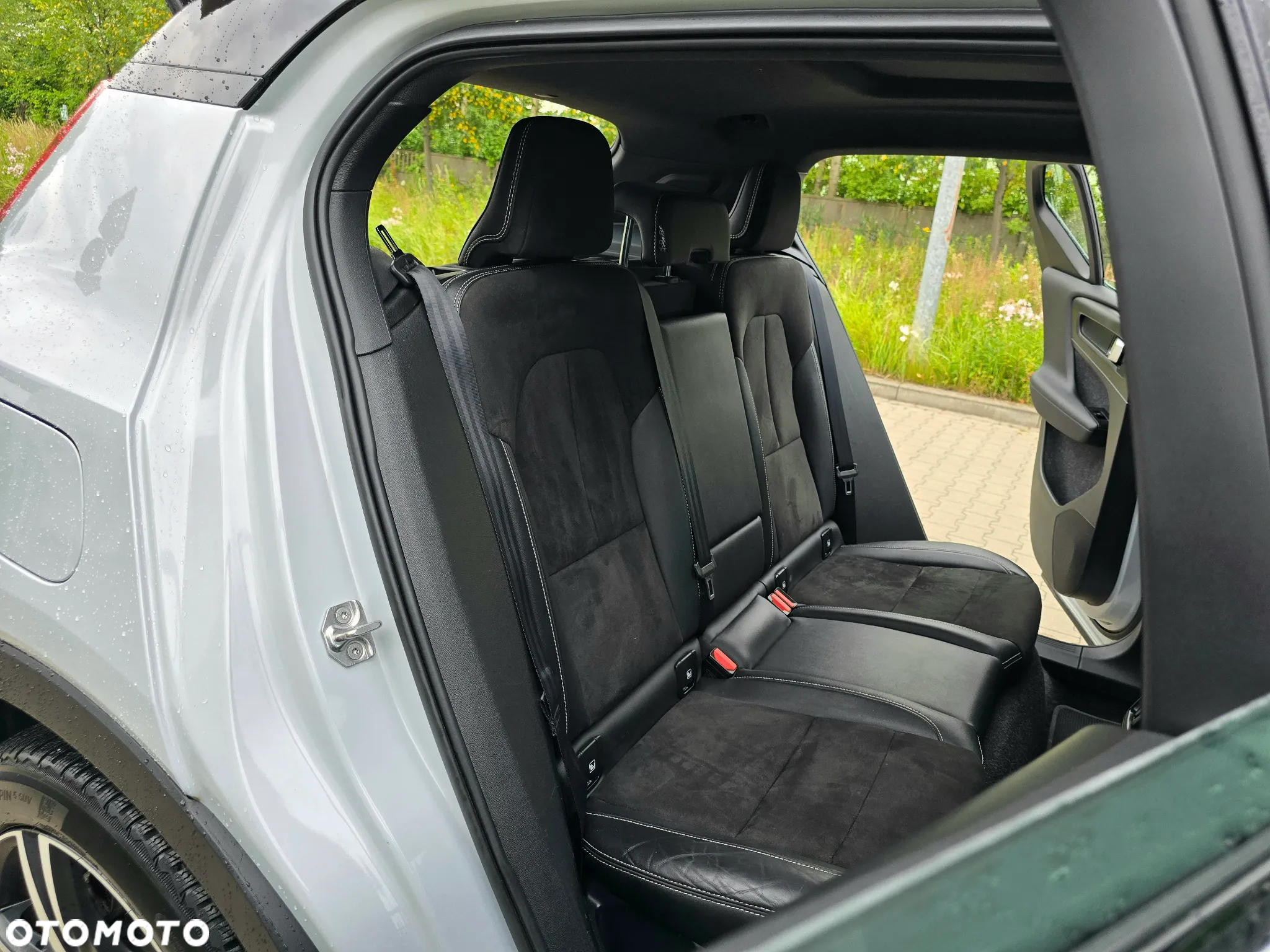 Volvo XC 40 B4 B AWD R-Design - 19