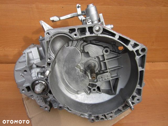 OPEL INSIGNIA 2.0 CDTI 130 KM SKRZYNIA M32 6 biegów sprawdzona - trzysta - 4