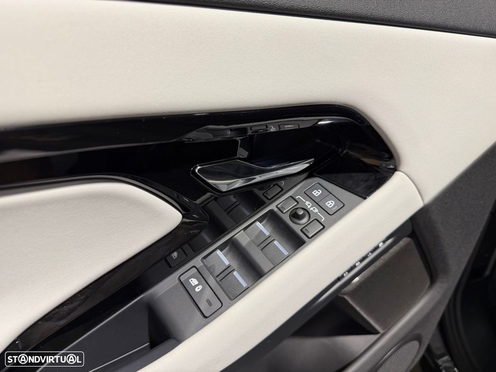 Land Rover Range Rover Evoque P300e R-Dynamic SE - 36